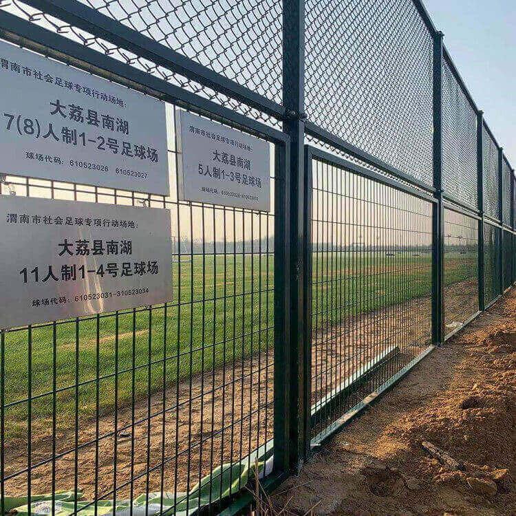笼式足球场围网的设计与施工流程