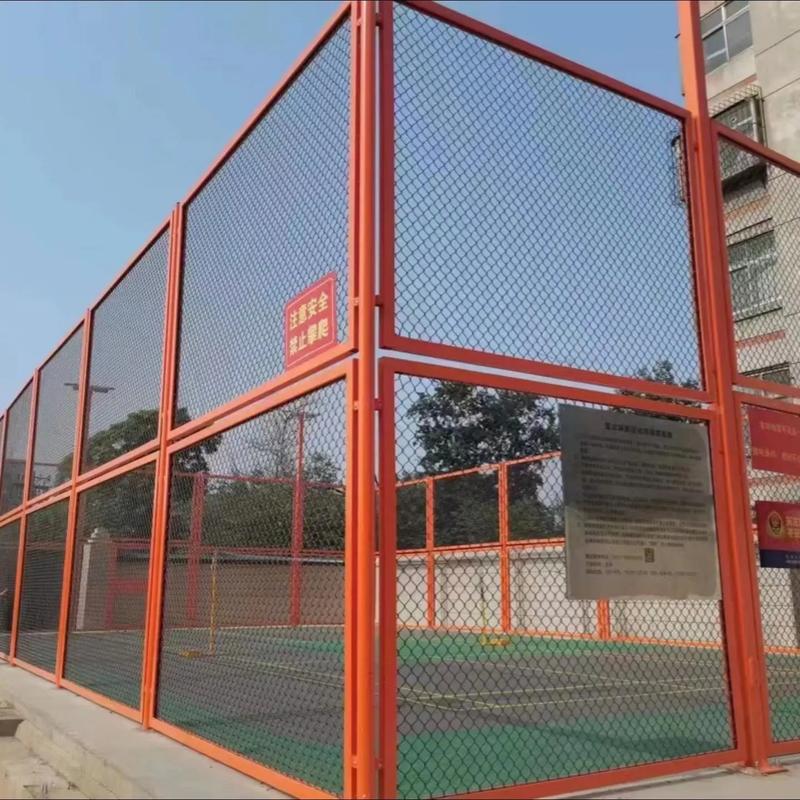 球场围网网孔尺寸与强度分析