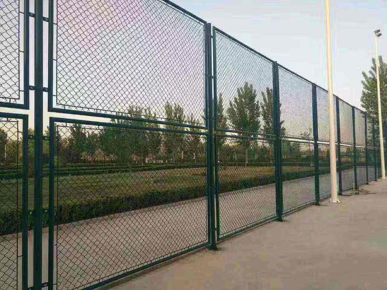 球场围栏的种类及选购建议