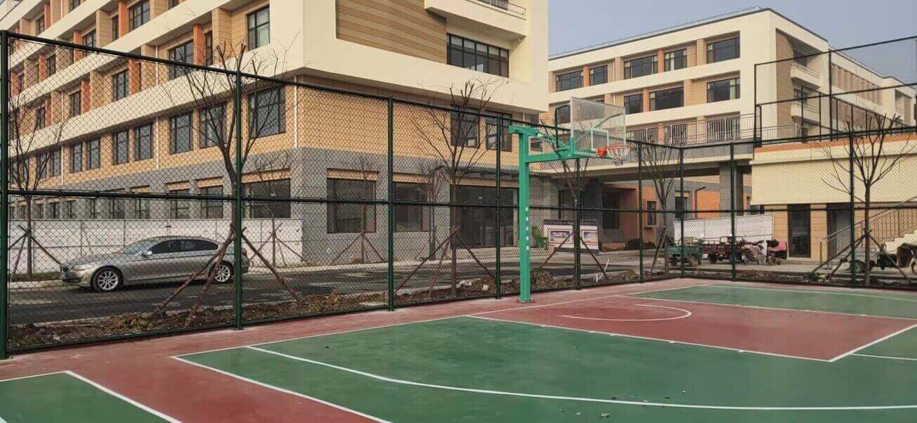 四合一围网：满足多场地需求的解决方案