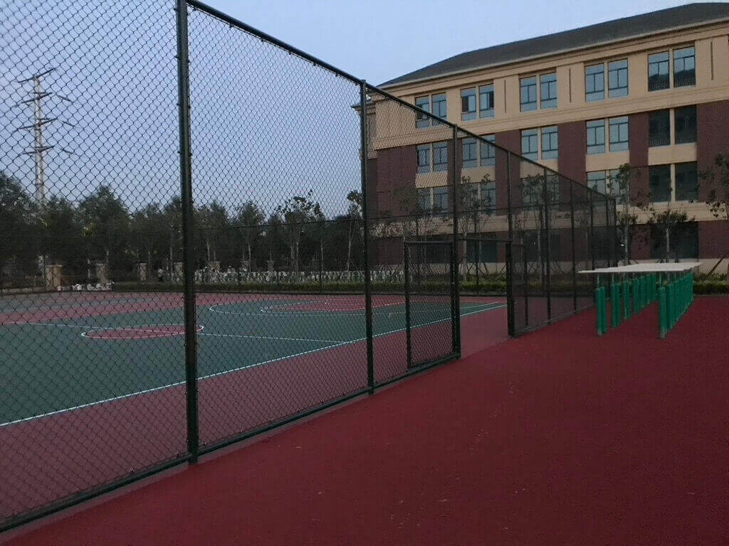 笼式足球场围网的特点及优势