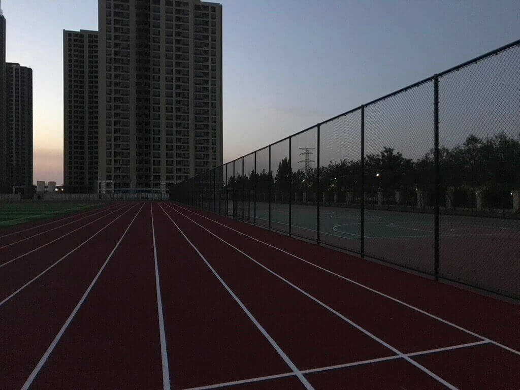 分析球场灯具的种类和性能指标